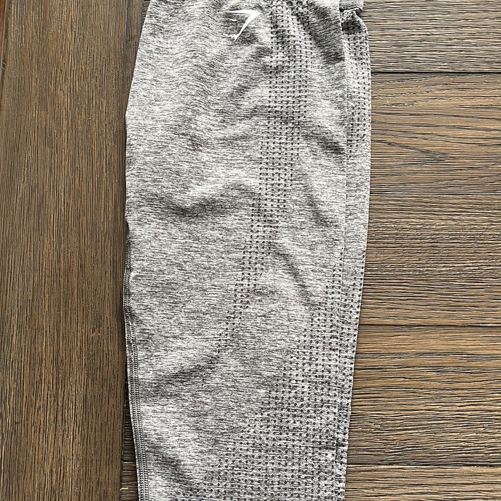 ✨SOLD✨Gray Highwaisted Gym Shark Vital Seamless Leggings - Picture 5 of 12